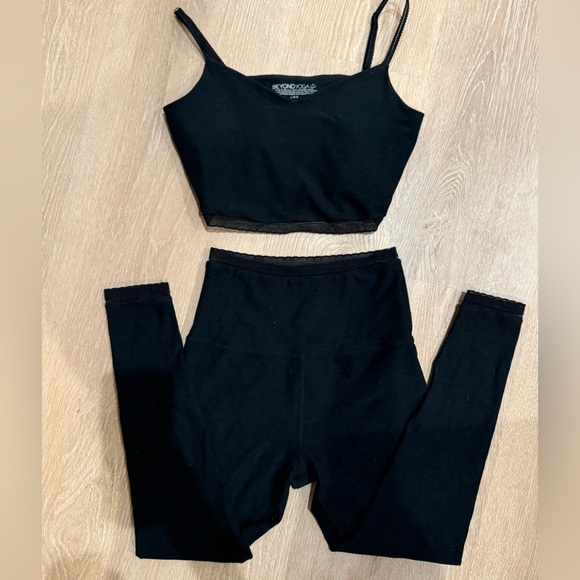 Beyond Yoga Pants - BEYOND YOGA lace SET